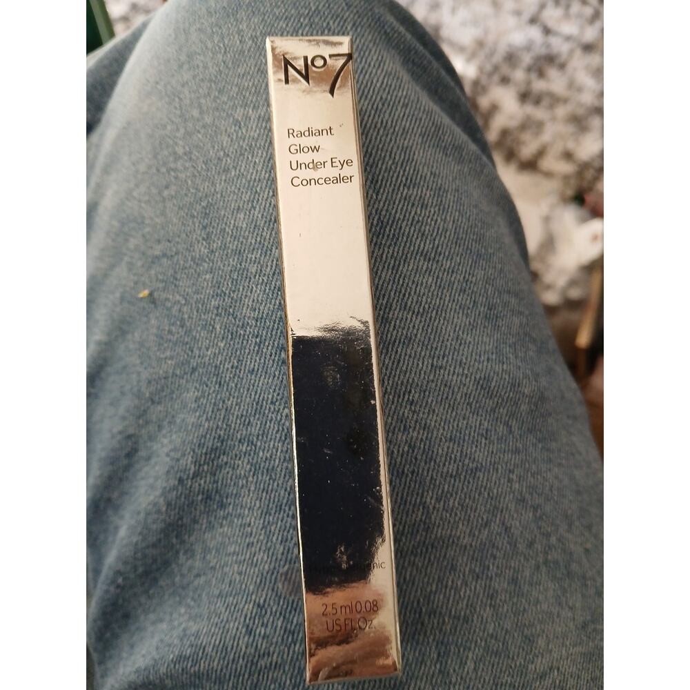 No7 Radiant Glow Under Eye Concealer #70
